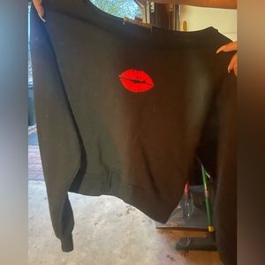 black crew neck size medium